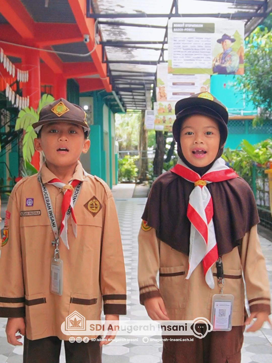 Assalamualaikum, Ayah, Bunda, Perkemahan ini menjadi momen istimewa di mana Ananda belajar untuk hidup mandiri, melatih kerjasama, serta menumbuhkan rasa tanggung jawab dalam suasana kebersamaan yang menyenangkan🏕️✨ Tentunya, untuk mendukung kegiatan ini, Ananda sudah mulai menyiapkan berbagai perlengkapan yang akan dibawa. Mulai dari peralatan pribadi seperti pakaian ganti, alat mandi, obat-obatan pribadi, hingga perlengkapan sholat, sampai dengan peralatan khusus pramuka seperti senter, tali, hingga perlengkapan tenda sederhana. Tak jarang, kita melihat semangat Ananda begitu besar hingga ada yang membawa bawaan cukup banyak, seolah tak ingin ada yang tertinggal sama sekali🎒✨ Ayah, Bunda, mari kita dukung bersama persiapan Ananda dengan memastikan barang bawaan sesuai kebutuhan dan tetap praktis agar memudahkan mereka selama kegiatan berlangsung. Semoga pengalaman perkemahan kali ini memberikan banyak pelajaran berharga, memperkuat karakter mandiri, disiplin, serta menumbuhkan jiwa kepemimpinan✨ #anugerahinsaniislamicschool #sekolahbogor