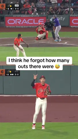 Jung Hoo Lee flipped the ball into the stands with two outs 😂 @MLB @NBC Sports #baseball #sanfrancisco #oops 