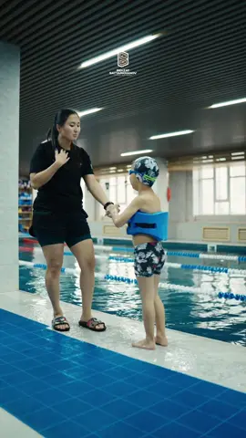 А как вас учили плавать? 🏊😂