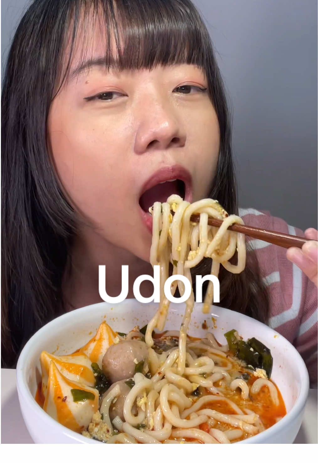 Mam udon pake dumpling enak banget ternyata #mukbang #udon #dumplingkeju #asmrfood 