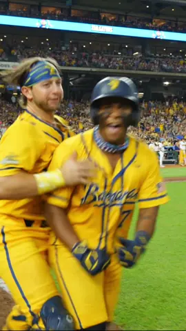 We had FIVE homers tonight, tying the single-game record for non-football stadiums 😤 Ft. @Indy stanley @Ty Jackson @Kyle “KJ” Jackson @Danny @Taj Porter  #bananaball #savannahbananas #texastailgaters #baseballtiktoks #mlbedit