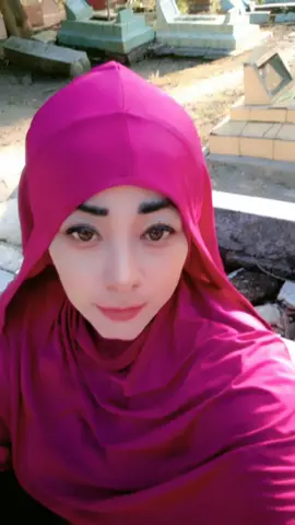 Dalam kerinduan - Mercys Rindu Yang paling sakit adalah merindukan Orang Yang telah tiiada.....😔🥹😢 Al-fatihah.....🤲🤲 #Assallamuallaikum #bismillahfyp #laguviral #nostalgia #fyppppppppppppppppppppppp 
