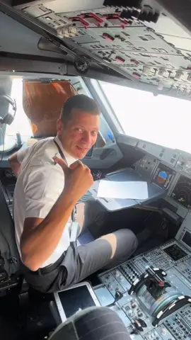 ربنا يحفظك يا امي انتي و بابا السبب في كل الخير الواحد فيه ربنا يخليكو لينا. #aviation #motherhood #امي 