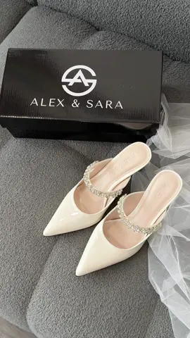 Unbox cùng tui đôi cao gót của brand @ALEX SARA ✨#huongtranreview #alexsara