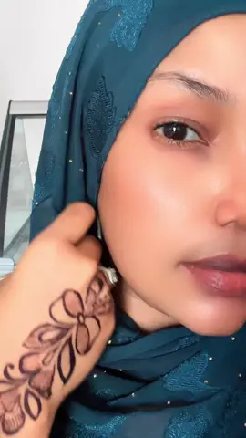 Shiikhow waa noo hiilisay thank you lkn shiikhow ma u cafin kari ma ahoo hadan lcg heesto xitaa😂😂😂