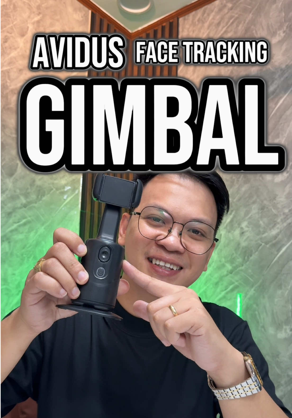 Gusto mo ng smooth na Content creation at Live stream? Meet the Q12 Smart 360 AI Face Tracking Stand – hindi ka na mawawala sa frame! 🙌 👉 Perfect para sa vlogs, livestream, at TikTok videos. No app needed, plug and play lang! #FaceTrackingStand #TikTokVlogging #SmartSelfieStick #AITrackingTripod #LiveStreamSetup
