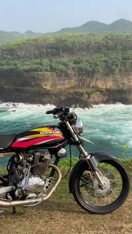 aku uwes cahh, koe kapan?🗿 #pantai #karangbolong #pacitan24jam #klayarbeach 