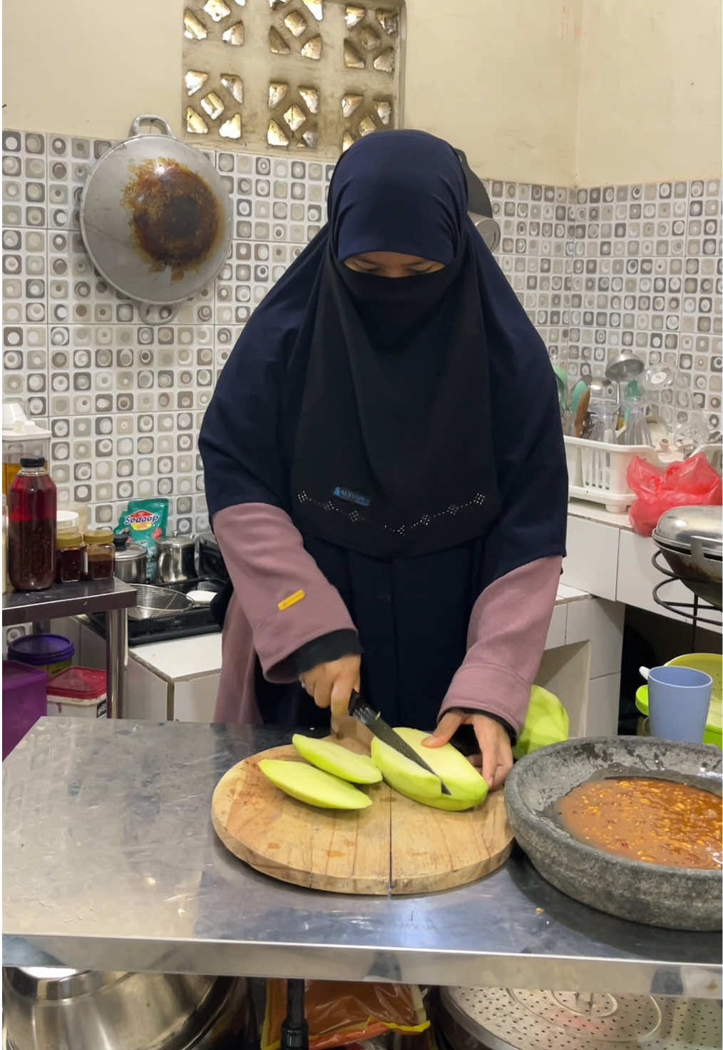 Makan rujak diatas kolbak @A Ucim 