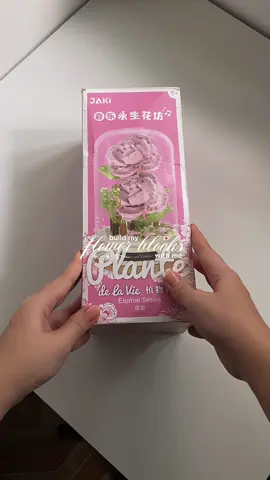 Replying to @callibae_ imagine building flower blocks with your crush 🤭😳 cutest gift idea to make her kilig fr 🫶🏻💐 get yours here: @belle𑁤  #flowerblock #buildingblocks #flowers #giftideasforher #dateidea 