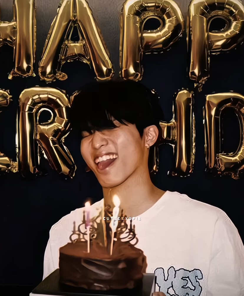 [28.09] happy birthday jeongwoo, you really deserves all the good things in this world! #jeongwoo #treasure #fyp 
