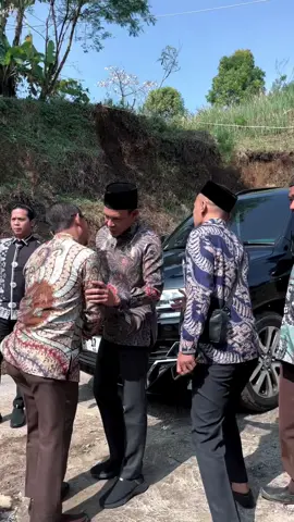 #Repost @jaro_ade Selamat Menikmati Setiap Detik Dalam Kisah Cinta Yang Baru. Semoga Cinta Kalian Terus Mekar Seperti Bunga Yang Tak Pernah Pudar. Teriring Do’a Untuk Kalian Yang Melangsungkan Pernikahan. Semoga Pernikahan Kalian Menjadikan Keluarga Yang Sakinah, Mawadah, Warohmah, Dikaruniai Keturunan Yang Sholeh Dan Sholehah Serta Diberika Keberkahan Dan Keridhoan Oleh Allah SWT Aamiin Yarabb Alamin #bupatibogor #rudysusmanto #wabupbogor #aderuhandi 