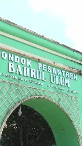 wapres Gibran kunjungi pondok pesantren Bahrul ulum dan bersilaturahmi dengan guru ngaji, kyai,santri  #gibranrakabuming #wapres #gibran 