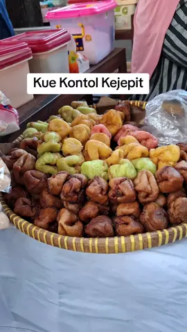 Kue Tolpit ada di pasar lawas mataram kotagede sampai tanggal 28 september 2025 #pasarlawasmataram #kotagede #kuliner #kulinerjadul 