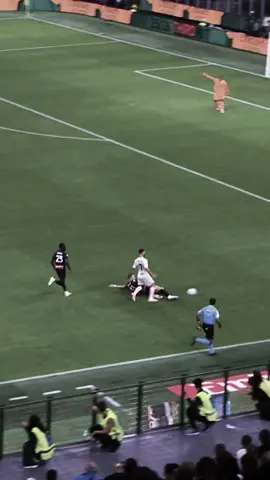 PAVLOVIC 💪🧱 #acmilan #seriea #pavlovic #tiktokcalcio #tiktokfootball