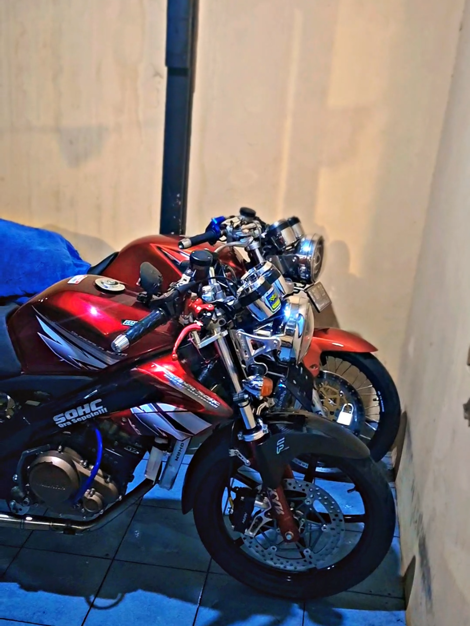 lelaki sedang menikmati dunia nya 🙌 . . . #fyppp #vixionold #fz150 #f1zr #tigergank 