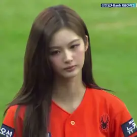SULLYOON FIRST PITCH CEREMONY FOR HANWHA EAGLES TODAY 🐰⚾ #nmixx #sullyoon #kpop #fyp 