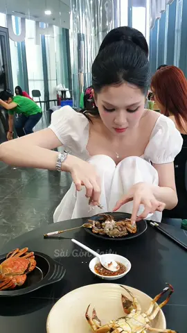 Ông chủ Nesty gài kèo Ngọc Trinh tặng 2 ký cua lông #ngoctrinh #ngoctrinh89 #ngoctrinhlivestream #nesty #tiktokgiatri 