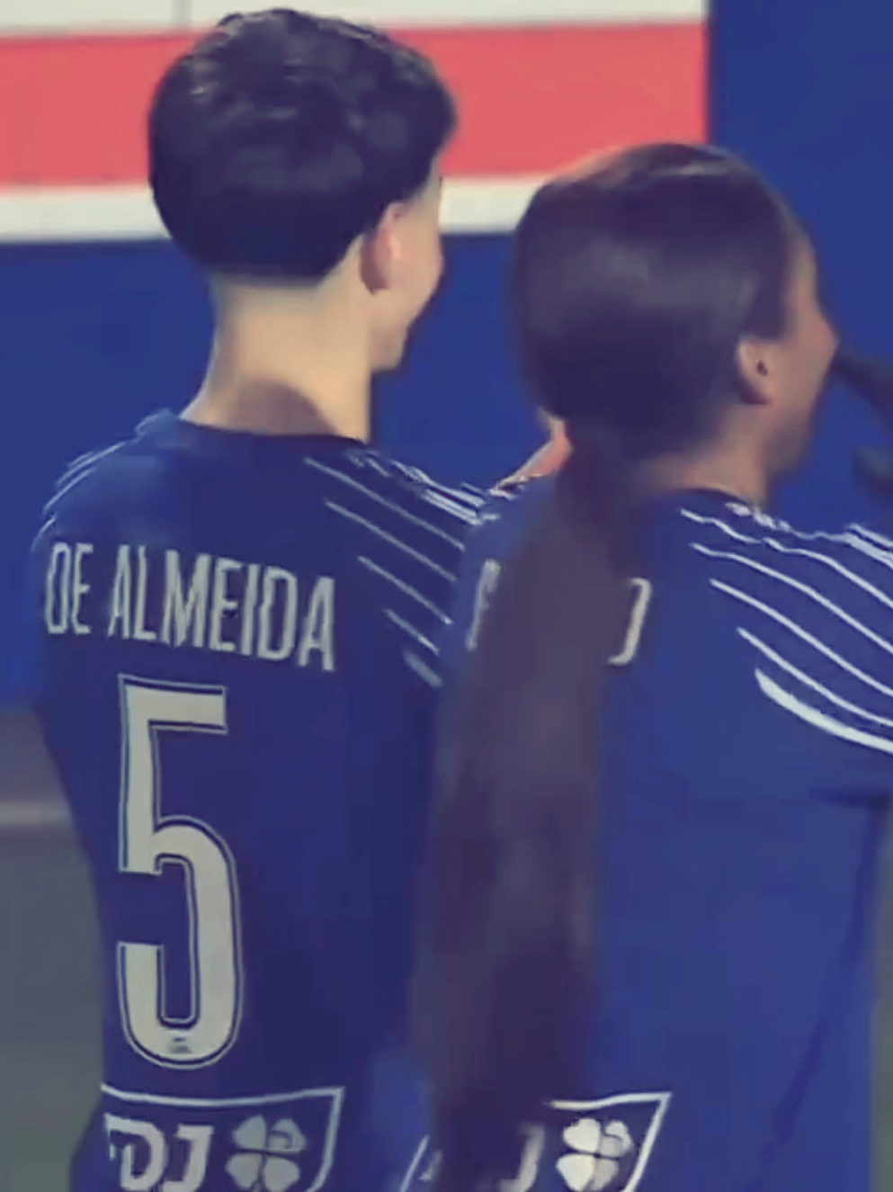 حيل شالع كلبي وماذيني 😅💔 #E5 #elisadealmeida #اليسا_دي_الميدا #اليسا_لاعبه_باريس🇫🇷 #اليسا_لاعبة_باريس 