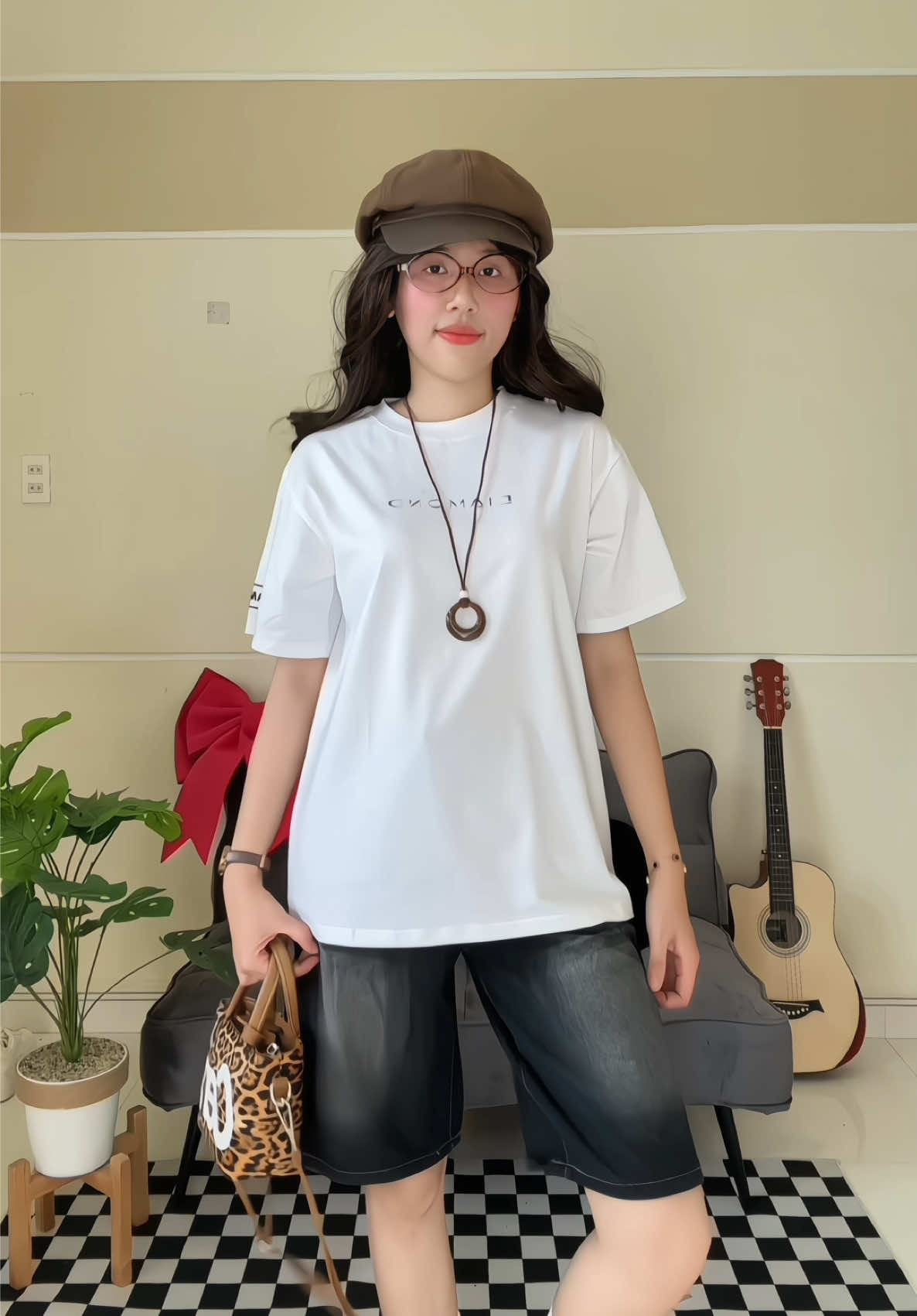 Hack tuổi với áo thun forn rộng nhà @Diamondvns #aothun #viral #aothununisexnamnu #aothunnu #aothunlocalbrand 