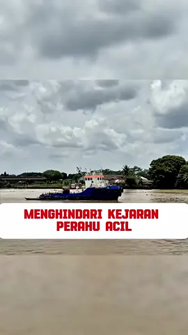 Dikejar Perahu ACIL #automobile #hitachizaxisbelahjalan #alatberatterbesar #shortvideo #nelayan