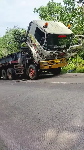jungkit kabin judulnya🤦🤦🤦 