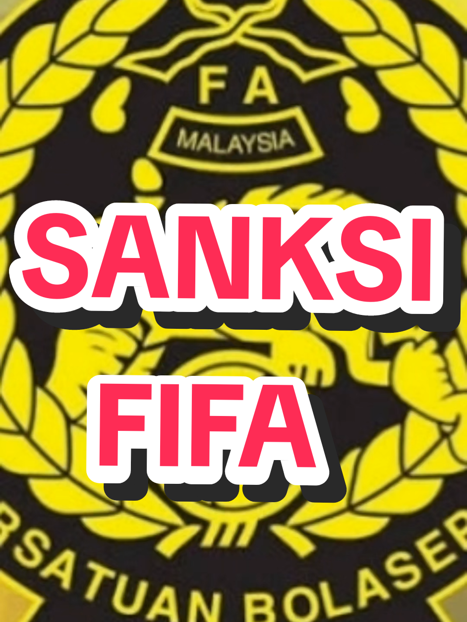FIFA resmi menghukum Federasi Sepak Bola Malaysia (FAM) dan 7 pemain naturalisasi karena terbukti menggunakan dokumen palsu. Hukuman berat pun dijatuhkan: FAM didenda Rp 7,3 miliar, sementara tujuh pemain masing-masing didenda puluhan juta serta dilarang beraktivitas di sepak bola selama 12 bulan. Nama-nama yang terseret bukan sembarangan, mulai dari Gabriel Arrocha, Rodrigo Holgado, Machuca, João Figueiredo, hingga Jon Irazábal. Skandal ini mencuat usai kemenangan 4-0 Malaysia atas Vietnam di Kualifikasi Piala Asia 2027, yang kemudian memicu penyelidikan FIFA terkait legalitas dokumen naturalisasi para pemain tersebut. Meski FAM bersikeras proses naturalisasi dilakukan secara transparan dan berencana ajukan banding, kasus ini jadi tamparan keras bagi sepak bola Asia. Skandal ini membuktikan bahwa dalam dunia olahraga, integritas lebih penting dari sekadar kemenangan di atas lapangan. Gimana tanggapan kalian soal kasus negara tetangga kita guys? #fyp #fifa #malaysia 