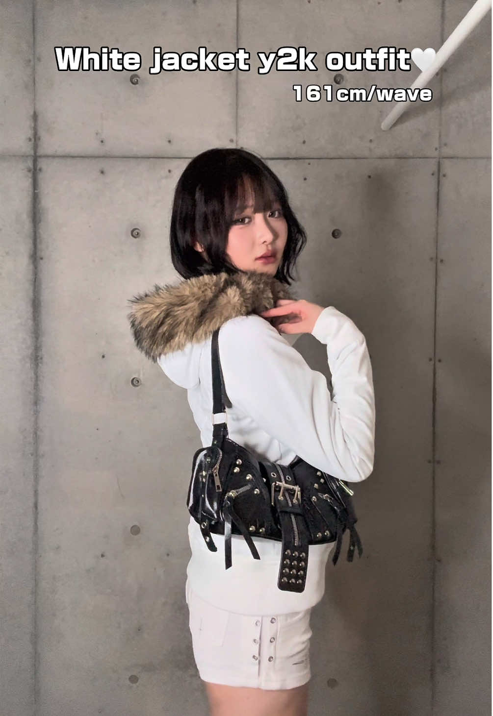 平成感半端なくない？🤍 ファーアウター少女時代みたいで可愛い🥺🤍 #zipperclub  #y2k  #y2kfashion  #秋服  #outfit 