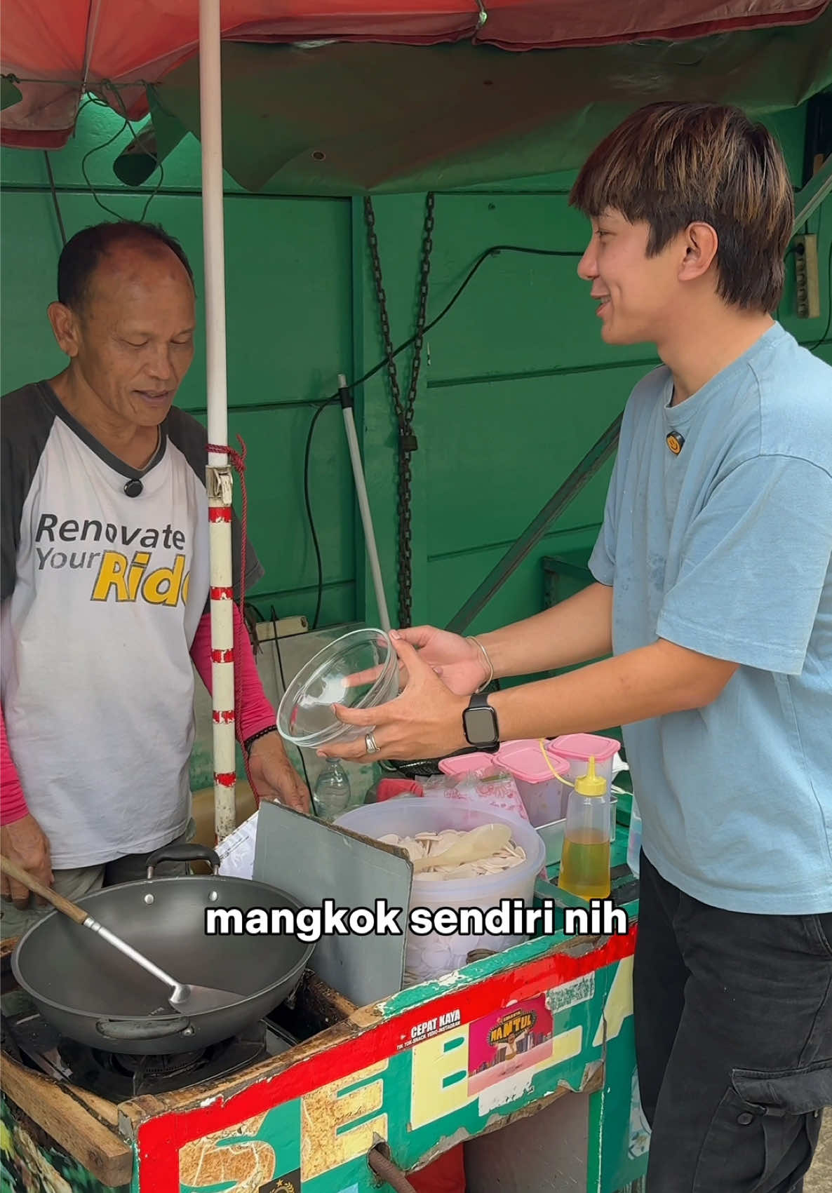 jajan seblak ijo lagi, yang mau tau lokasinya tonton sampe akhir video. Sekarang kalo payment pake QRIS di #AplikasiGoPay pasti dapet cashback