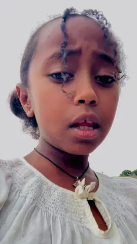 ቢራቢሮ ታምራለች 🤣🤣🤣።  👉👉ጋይስ ፎሎው 
