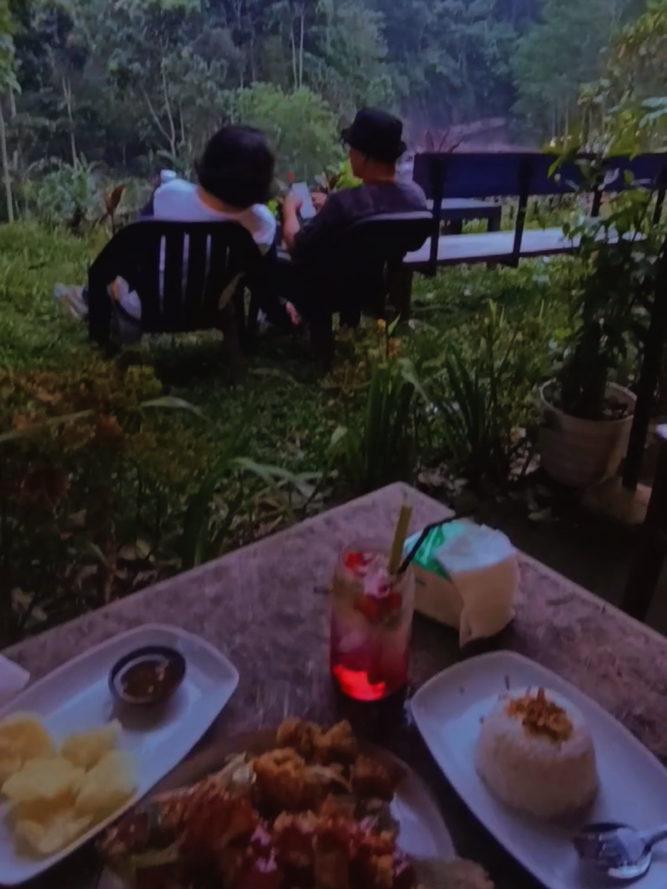 Cafe & Resto‼️Camp River Park Sentul Bogor #campriverpark #rivercamp #wisatasentulbogor #wisatasentulbogor #fyppppppppppppppppppppppp 