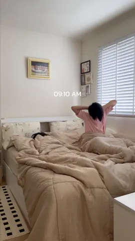 our routine💕  Vlog เช้านี้ ขี้เกียจทำอาหาร เปลี่ยนมู้ดเป็นหมูปิ้งบ้าง 😅 #Vlog #fyp #couplegoals #แฟนน่ารัก #ชช 