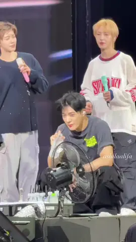 jeno soundcheck dengan outfit gamtengnya😭🤸‍♀️😭🤸‍♀️#jeno #nctdream #tds4jakarta #fypage #4u 