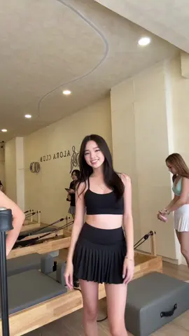 needa learn this dance 🙂‍↕️