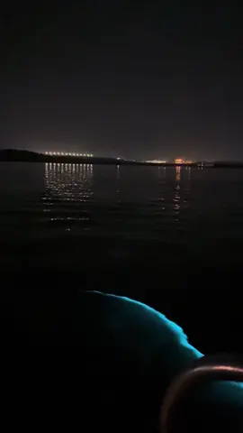 Menyala lagi laut balikpapan🩵#bioluminescence #fyp #balikpapan #lautbalikpapan #planton 