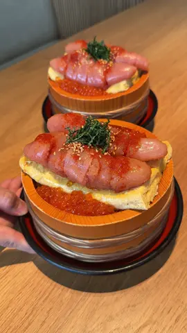 W明太子といくらの究極の玉子焼丼🥚 W明太いくら玉子焼丼 3410円 一本一本丁寧に手巻きされた出汁巻き玉子に、うお田特製の明太子を丸ごと2本のせていくらを盛り付けた贅沢な卵尽くし丼！ 🍚店名: 博多シーフード うお田 住所: 福岡県福岡市中央区西中洲4-17であい橋ビル1階 最寄駅: 天神南駅徒歩7分 営業時間: 6:30〜10:00 11:30〜16:00 17:00〜22:00 定休日：無休 #福岡グルメ#Japanesefood#tiktokfood