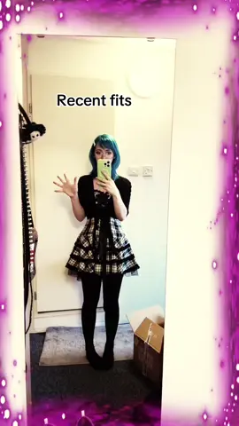 U can also see my uni room grow #OOTD #outfit #fashion #fortnite
