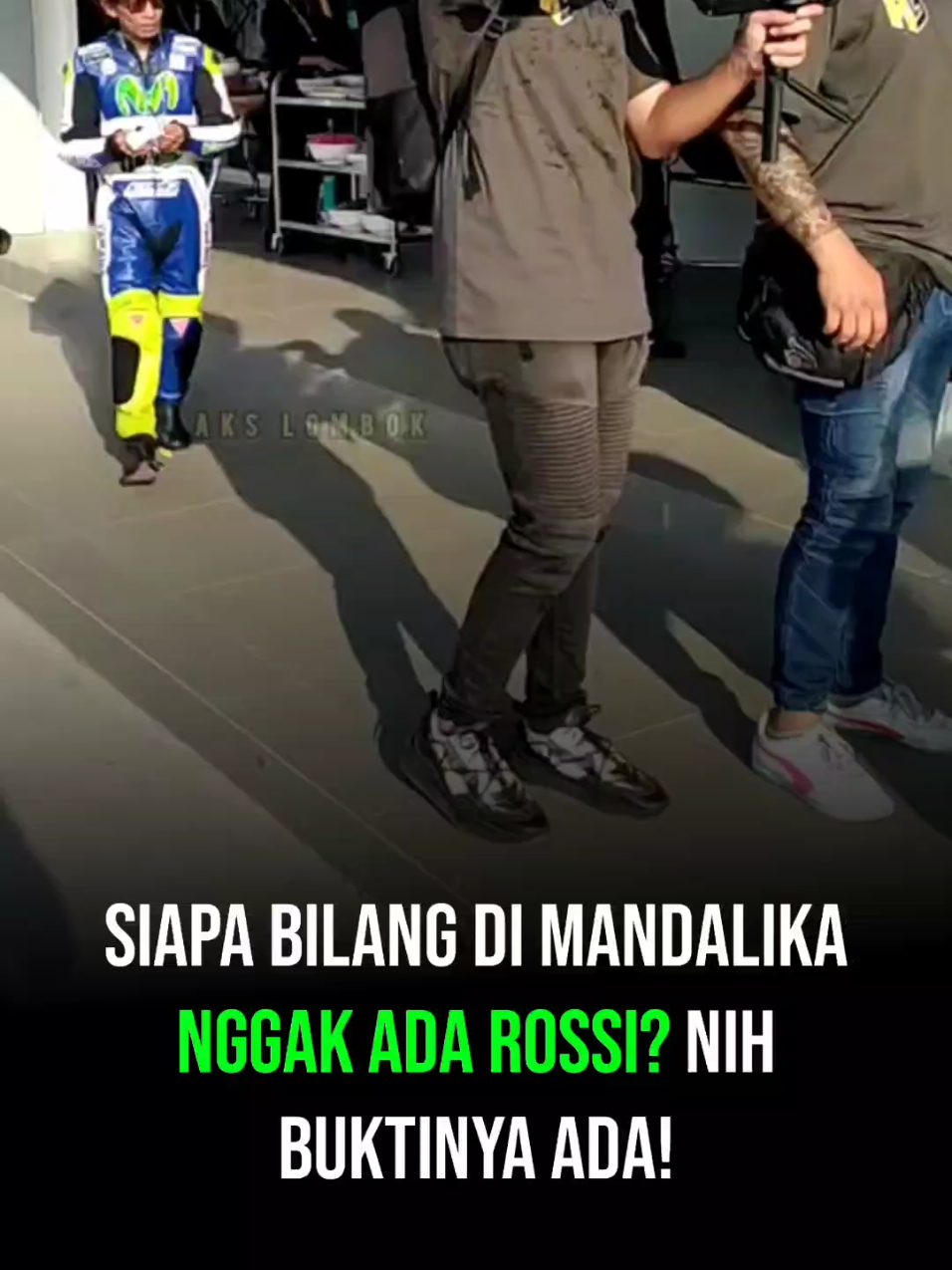 Siapa bilang Mandalika nggak ada Rossi? 😎🏍️ Ternyata ada juga yang bikin vibes MotoGP makin gokil! 🔥 #IndonesiaGP2025 #MotoGPIndonesia2025 #SirkuitMandalika #Lombok #LombokViral 