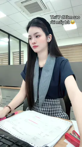 Không muốn đi làm nên phải mặc thật xinh để lấy tinh thần 🥹 #xuhuong #thinhhanh #reviewquanao #docongso #aosomi 