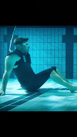 A man held his breath underwater for 40 minutes #film #movie #tiktok #foryou #TikTokGemsContest 