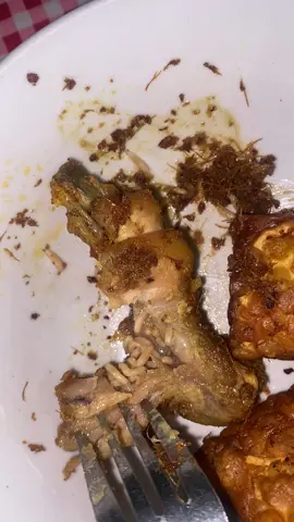 ayam berulat hampir kemakann😅
