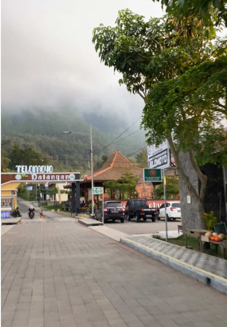 Cuaca cerah sekali😍 #telomoyo #telomoyomountain #tryangleskytelomoyo #magelang 