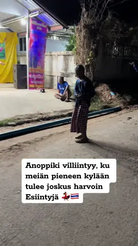 Anoppiki villintys esiintyjäst 🤣🇹🇭 #thaimaa #matkailu #suomitiktok #fyp #matkustus 
