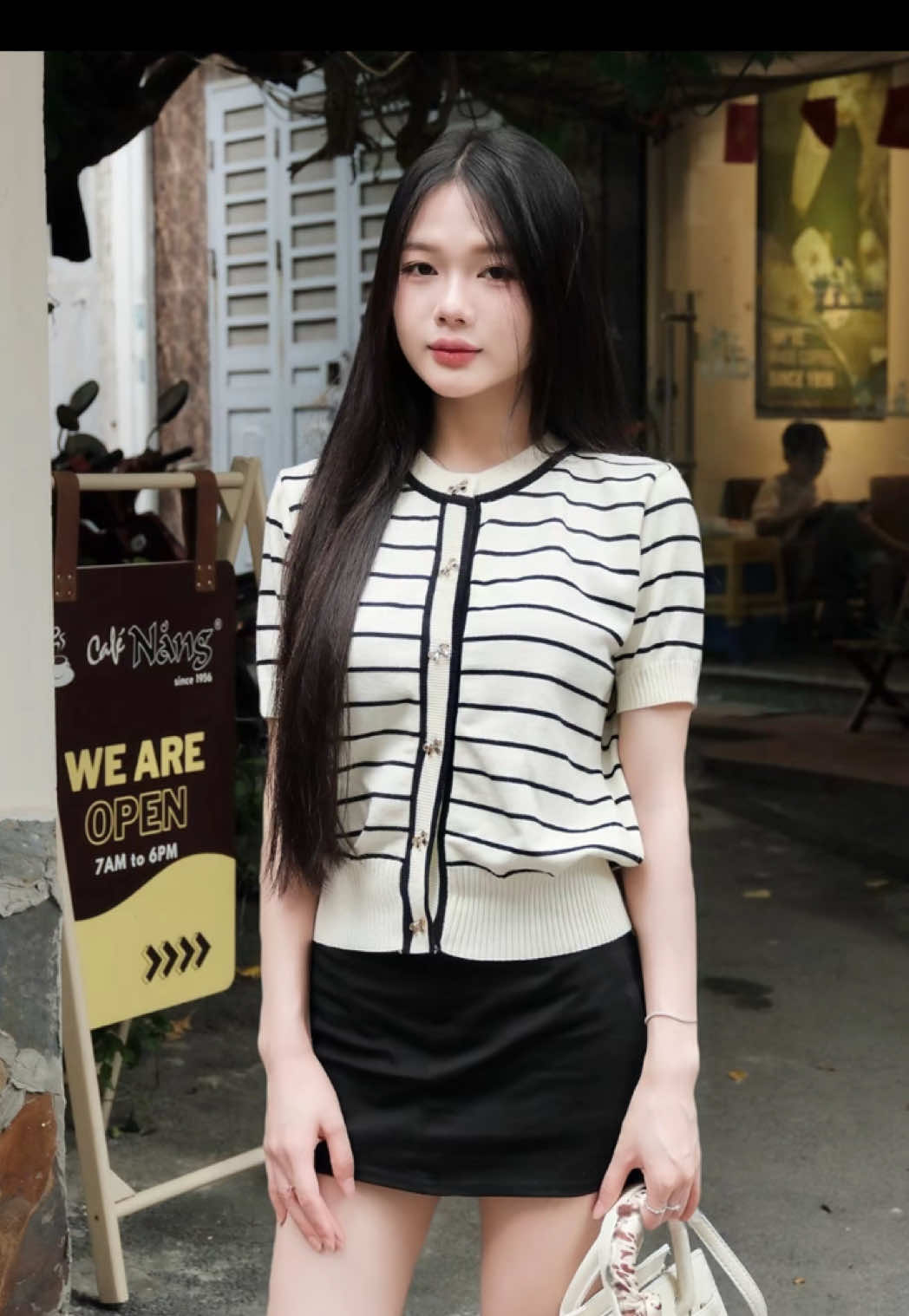 Áo len kẻ ngang khuy nơ cực xinh  #aolenxinh #aolenkieu #aolenthietke #aolennu #trending 