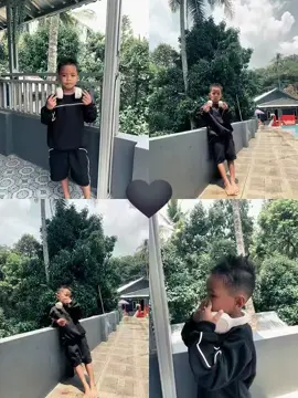 ubur-ubur ikan lele kita harus tetep happy dan jangan  lupa sekena