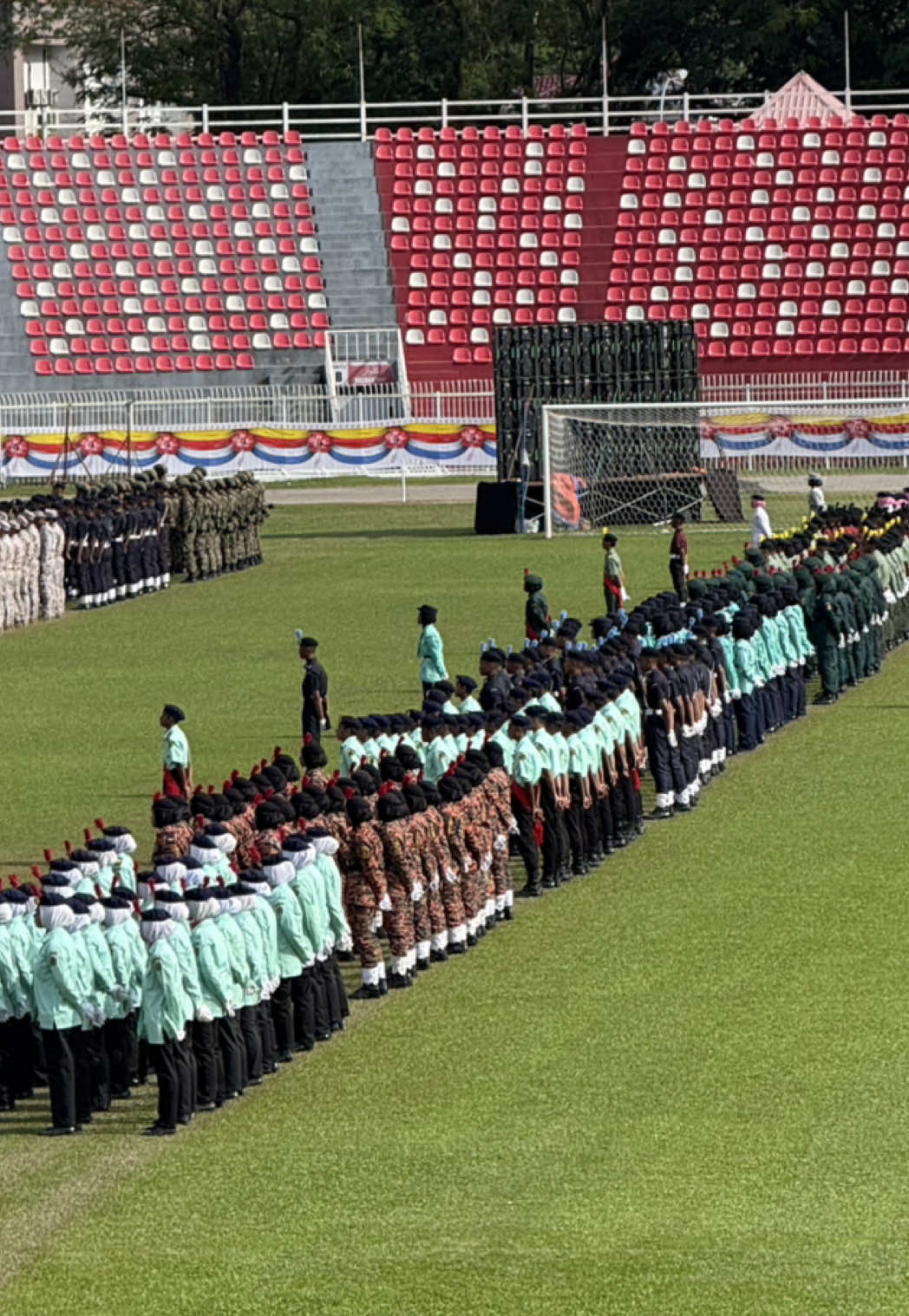 Full rehearsal for Perbarisan Keputeraan Sultan Kelantan. May everything go smoothly on the big day! Debaarrrr weh😬#harikeputeraansultankelantan #keputeraansultankelantan #perbarisan #teachersoftiktok 