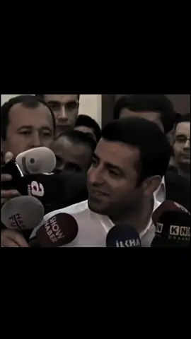 biter mi hasretin bir gün selo başkanım😥 #selahattindemirtas #kesfet #kesfetteyiz #beniönecikar #sırrısüreyyaönder 