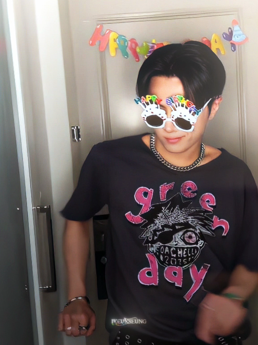 HELPPPPP WHY THIS'S LOOK SO FUNNY FOR ME 😭😭 #jay #jayedit #jayenhypen #enhypen #fypシ゚ 