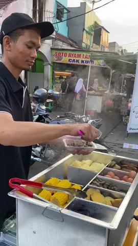 Ngga papa ngga kebagian telor gulung ya yg penting kebagian kukusann yaa🤤🤤  #fyp #kukusancikarang #dandangkukusan #makananviral #makanansehat 