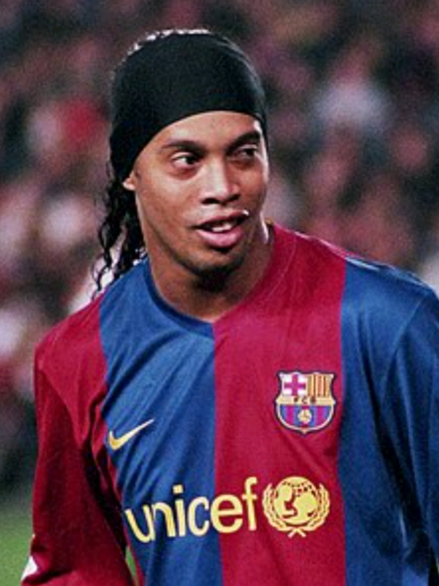 Ronaldinho và bóng đá thời kỳ hoàng kim🇧🇷#bongda #football #ronaldinho #barcelona #edit 
