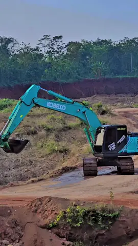 💦💦 #kobelco #sugengdalu #excavator #fyp 